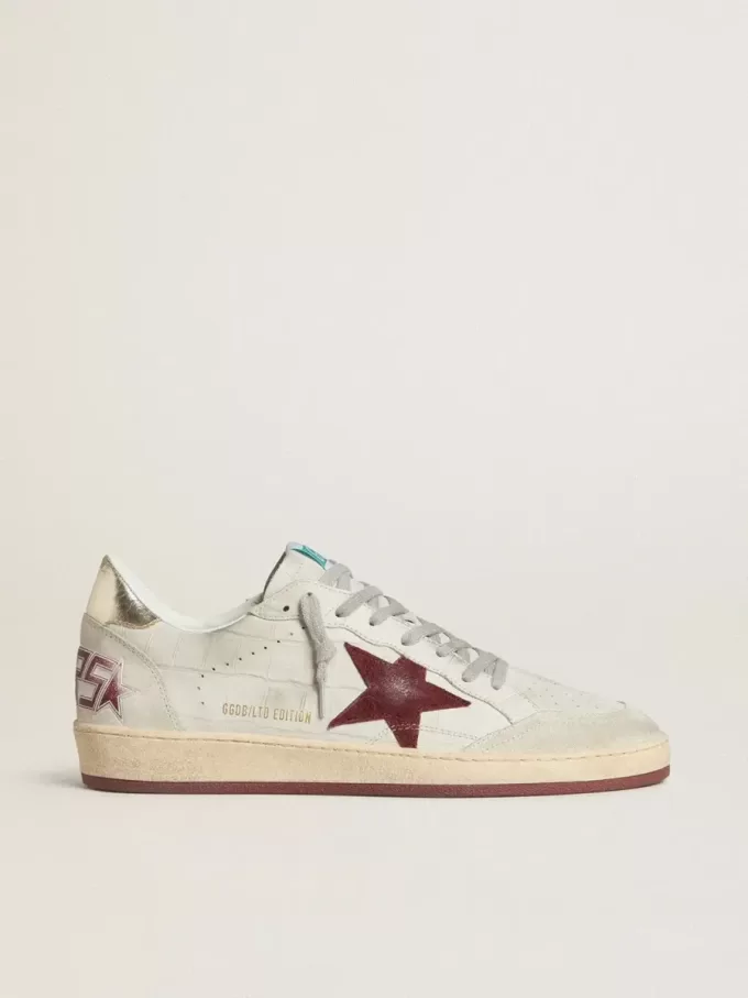 Herren-Sneaker „Ball Star” aus Nubukleder mit Krokodilprägung und burgunderrotem Wildlederstern Herren-Sneaker „Ball Star” aus Nubukleder mit Krokodilprägung und burgunderrotem Wildlederstern