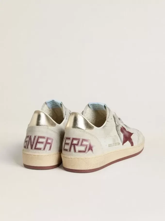 Herren-Sneaker „Ball Star” aus Nubukleder mit Krokodilprägung und burgunderrotem Wildlederstern Herren-Sneaker „Ball Star” aus Nubukleder mit Krokodilprägung und burgunderrotem Wildlederstern