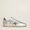 Herren-Sneaker „Ball Star” aus silbernem Nylon mit grünem Lederstern und Fersenlasche