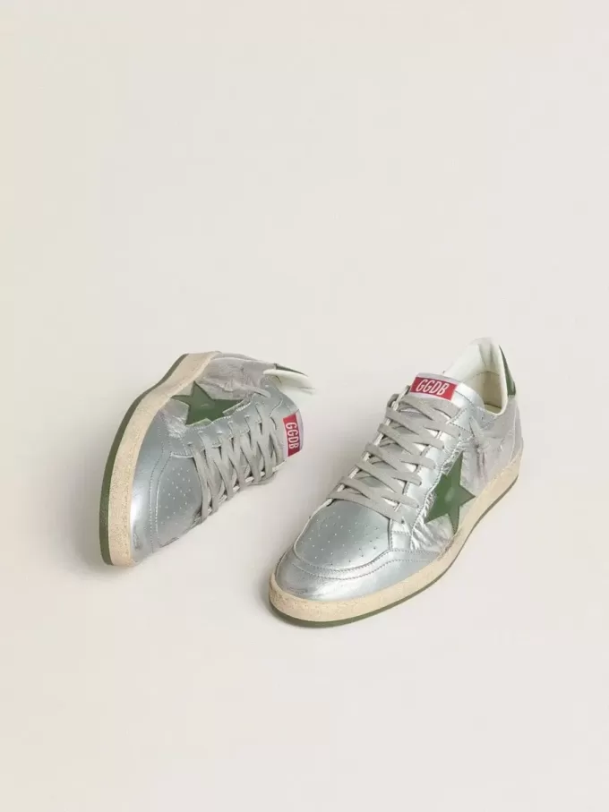 Herren-Sneaker „Ball Star” aus silbernem Nylon mit grünem Lederstern und Fersenlasche