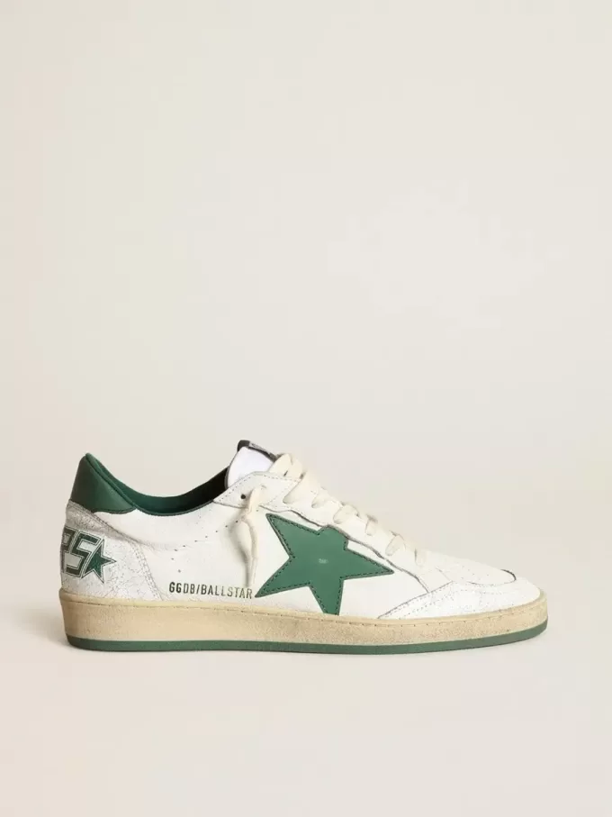 Herren-Sneaker „Ball Star” aus weißem Nappaleder mit grünem Lederstern und Fersenlasche