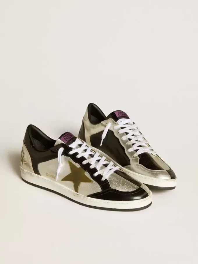 Herren-Sneaker Ball Star LAB aus silbernem Leder mit braunem Lederstern und schwarzer Fersenlasche Herren-Sneaker Ball Star LAB aus silbernem Leder mit braunem Lederstern und schwarzer Fersenlasche