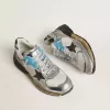 Herren-Sneaker Dad-Star aus Mesh und silberfarbenem Folienleder mit schwarzem Lederstern