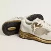 Herren-Sneaker Dad-Star aus Mesh und weißem Wildleder mit goldfolienbeschichtetem Lederstern