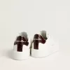 Herren-Sneaker Purestar mit weißem Lederstern und burgunderrotem Fersenriemen aus Leder mit Krokodilprägung