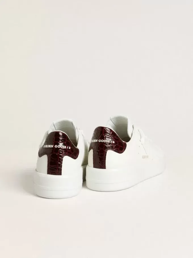 Herren-Sneaker Purestar mit weißem Lederstern und burgunderrotem Fersenriemen aus Leder mit Krokodilprägung