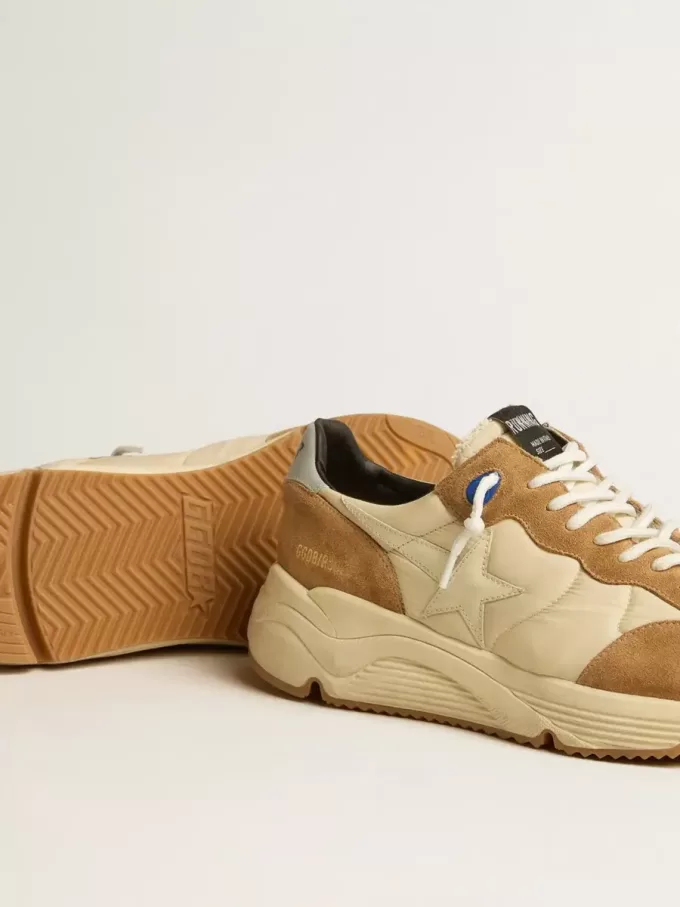 Herren-Sneaker „Running Sole” aus elfenbeinfarbenem Nylon und tabakfarbenem Wildleder
