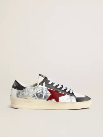 Herren-Sneaker „Stardan” aus laminiertem silbernem Nylon mit burgunderrotem Wildlederstern Herren-Sneaker „Stardan” aus laminiertem silbernem Nylon mit burgunderrotem Wildlederstern