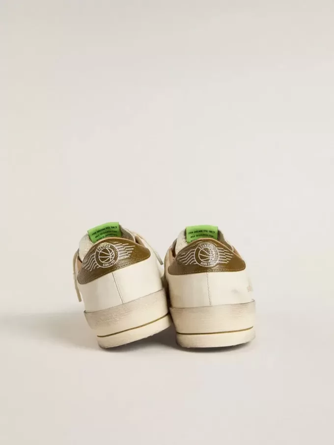 Herren-Sneaker Stardan aus weißem Leder mit militärgrünem Leder mit Schlangenprint, Stern und Fersenlasche