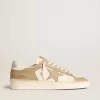 Herren-Sneaker Stardan aus weißem und beigem Leder mit beigem Stern und weißer Fersenlasche