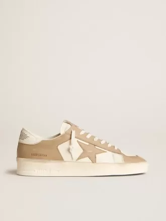 Herren-Sneaker Stardan aus weißem und beigem Leder mit beigem Stern und weißer Fersenlasche