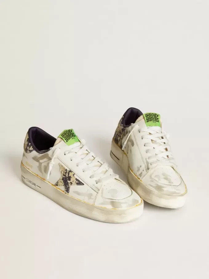 Herren-Sneaker Stardan LAB aus weißem Leder mit Camouflage-Stern und Fersenlasche Herren-Sneaker Stardan LAB aus weißem Leder mit Camouflage-Stern und Fersenlasche