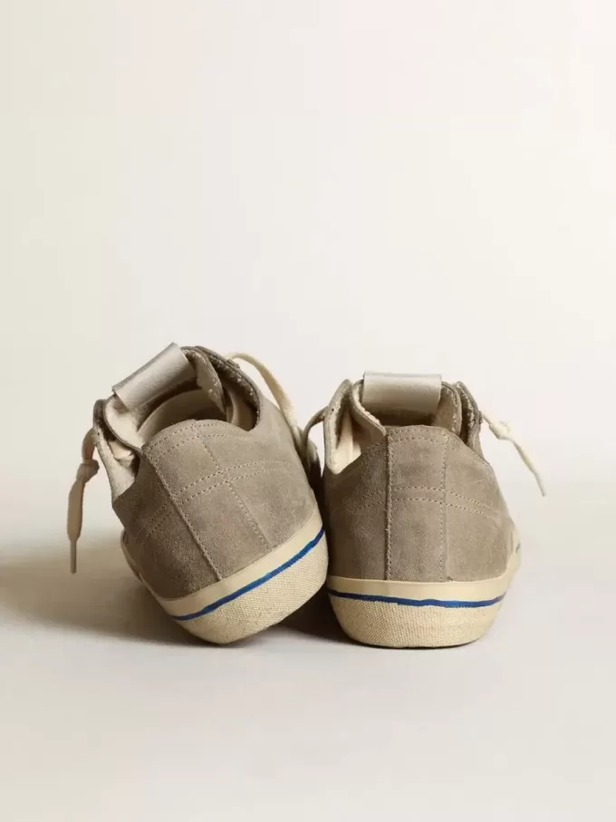Herren-Sneaker V-Star aus taubengrauem Wildleder mit silbermetallischem Lederstern