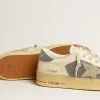 Herren-Stardan aus Wildleder mit sandfarbenem Stern und Swarovski-Kristalleinsätzen Herren-Stardan aus Wildleder mit sandfarbenem Stern und Swarovski-Kristalleinsätzen