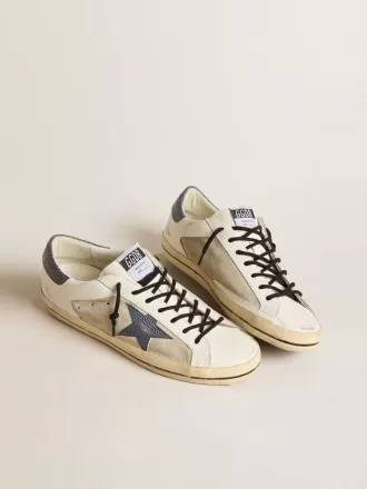 Herren-Super-Star aus Leder und Wildleder mit blauem Lederstern mit Eidechsenprint Herren-Super-Star aus Leder und Wildleder mit blauem Lederstern mit Eidechsenprint