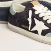 Herren-Super-Star aus mitternachtsblauem Wildleder mit weißem Lederstern und hellblauem Lederabsatz
