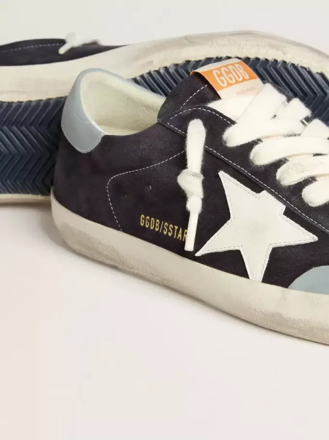 Herren-Super-Star aus mitternachtsblauem Wildleder mit weißem Lederstern und hellblauem Lederabsatz