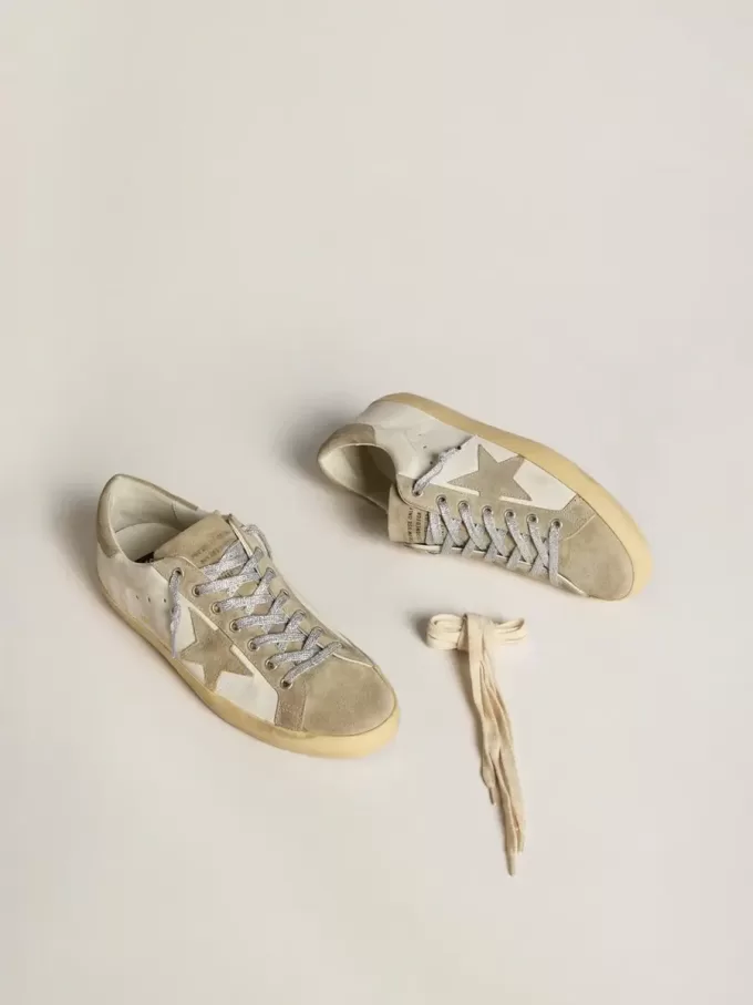 Herren-Super-Star aus Nappa mit eisgrauem Wildlederstern und schwarzer Stickerei Herren-Super-Star aus Nappa mit eisgrauem Wildlederstern und schwarzer Stickerei