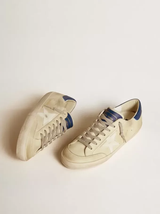 Herren-Super-Star LTD aus Nubukleder mit weißem Lederstern und blauer Fersenlasche