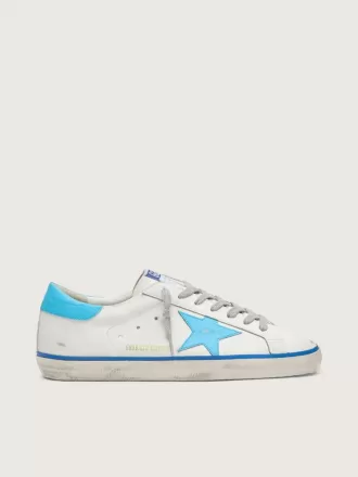 Herren-Super-Star LTD aus weißem Leder mit hellblauem Lederstern und Fersenlasche