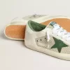 Herren-Super-Star LTD aus weißem Wildleder und Mesh mit grünem Lederstern und silberner Fersenlasche Herren-Super-Star LTD aus weißem Wildleder und Mesh mit grünem Lederstern und silberner Fersenlasche