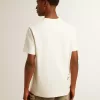 Herren-T-Shirt aus altweißer Baumwolle mit Print und Stickerei