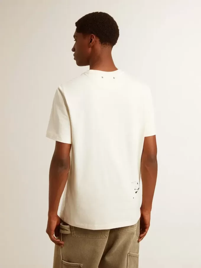 Herren-T-Shirt aus altweißer Baumwolle mit Print und Stickerei