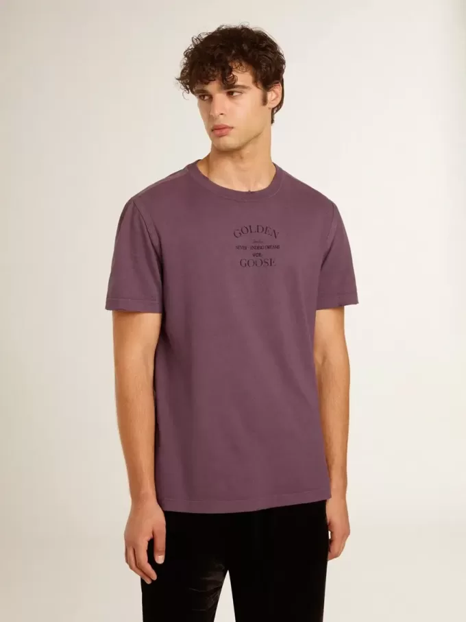 Herren-T-Shirt aus Baumwolle in abgenutztem Lila mit Logo-Print
