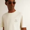 Herren-T-Shirt aus Baumwolle in Altweiß mit Aufdruck auf der Brust
