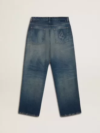 Herrenjeans mit lockerer Passform und mittlerer Waschung Herrenjeans mit lockerer Passform und mittlerer Waschung