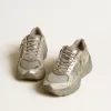 Herrenmodell Lightstar aus Metallic-Leder und silbernem Mesh mit grauem Stern