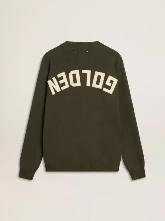 Herrenpullover in Militärgrün mit Rundhalsausschnitt und „Golden”-Schriftzug auf der Rückseite