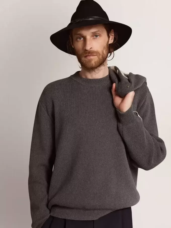 Herrenpullover mit Rundhalsausschnitt aus dunkelgrauer Baumwolle mit Logo auf der Rückseite