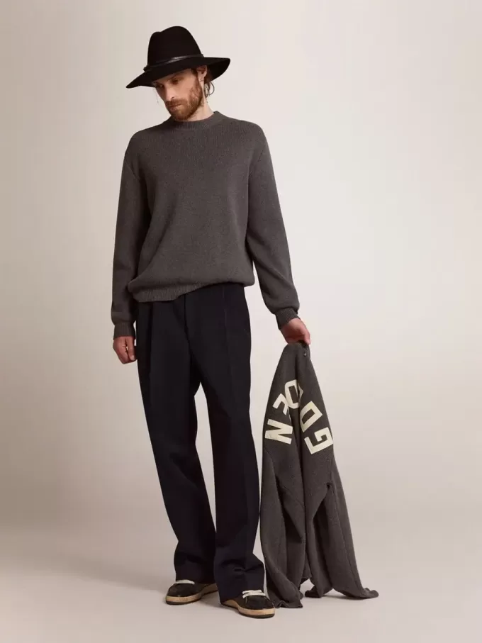 Herrenpullover mit Rundhalsausschnitt aus dunkelgrauer Baumwolle mit Logo auf der Rückseite