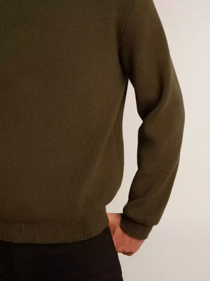 Herrenpullover mit Rundhalsausschnitt aus militärgrüner Baumwolle