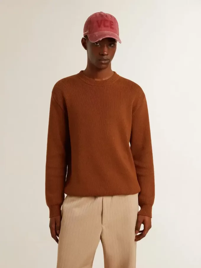 Herrenpullover mit Rundhalsausschnitt und Logo auf der Rückseite