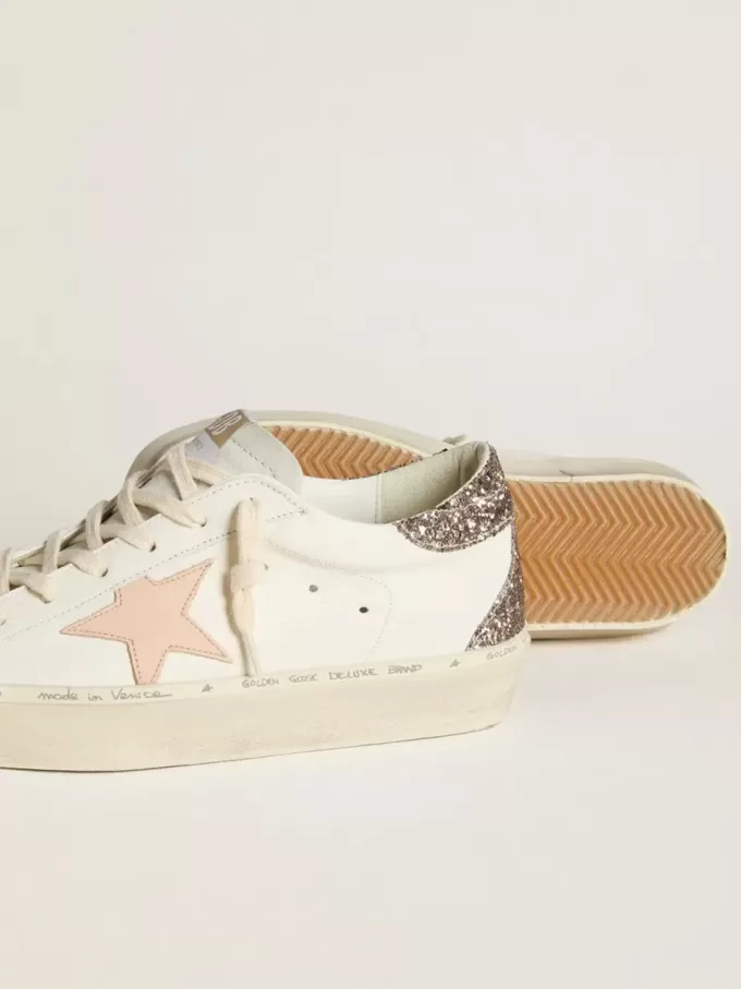 Hi Star aus weißem Nappaleder mit rosa Lederstern und glitzernder Fersenlasche