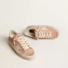 Hi Star für Damen aus rosa Wildleder mit cremefarbenem Stern und silberner Lederlasche an der Ferse