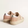 Hi Star für Damen aus rosa Wildleder mit cremefarbenem Stern und silberner Lederlasche an der Ferse