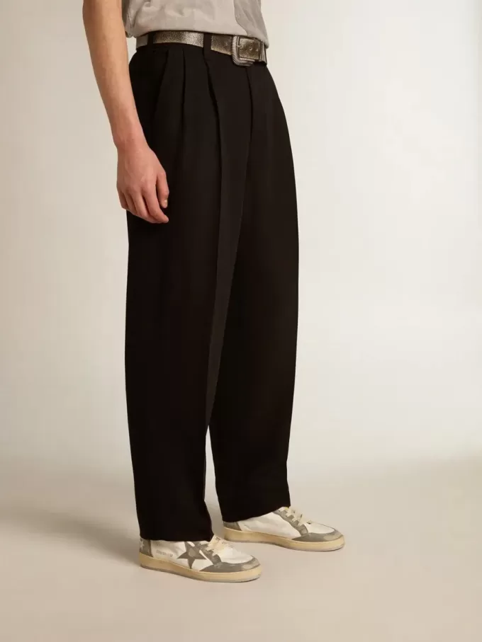 Hose aus schwarzer Woll-Viskose-Mischung Hose aus schwarzer Woll-Viskose-Mischung