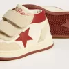 June Junior aus Nappa und Wildleder mit rotem Lederstern und Fersenlasche