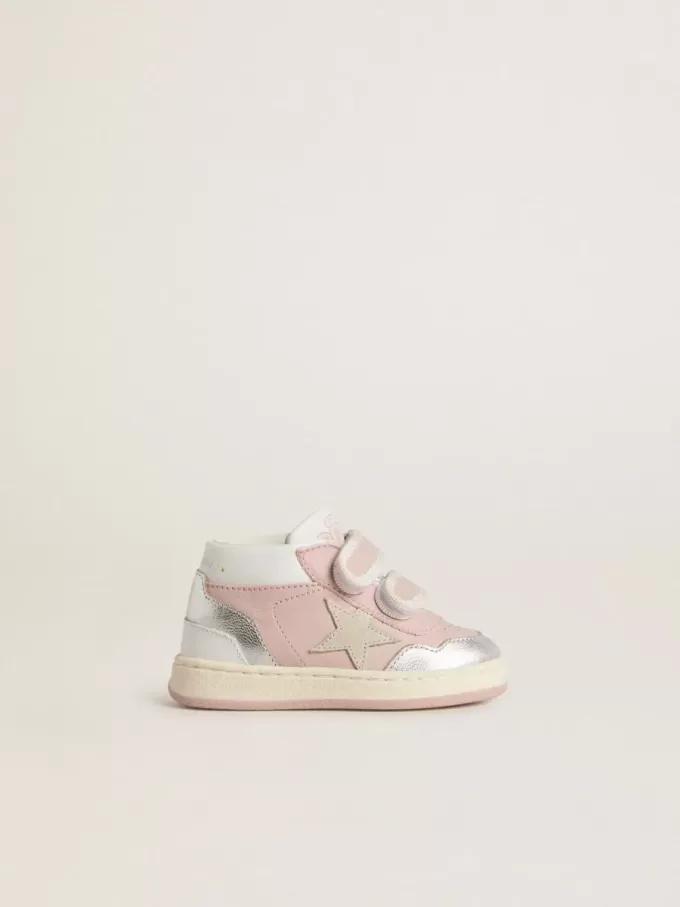 Junior June aus rosa Leder mit metallischen Ledereinsätzen und Stern aus Wildleder Junior June aus rosa Leder mit metallischen Ledereinsätzen und Stern aus Wildleder