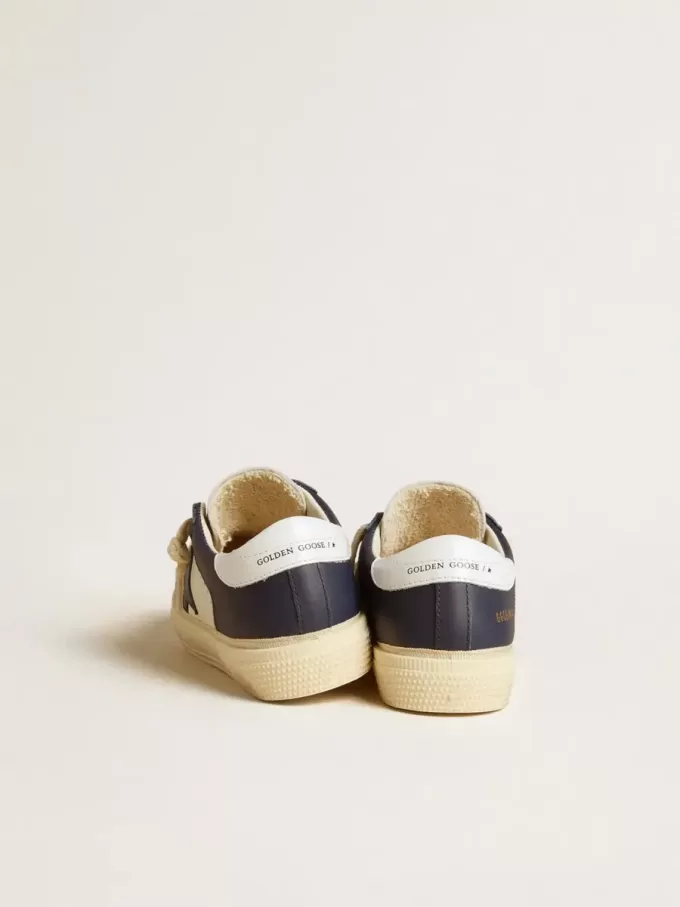 Junior May aus weißem und blauem Leder mit Lederstern und Fersenlasche