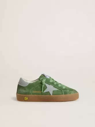 Junior Super-Star aus grünem Wildleder mit babyblauem Stern und Fersenlasche Junior Super-Star aus grünem Wildleder mit babyblauem Stern und Fersenlasche