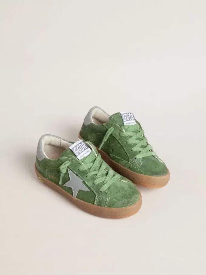 Junior Super-Star aus grünem Wildleder mit babyblauem Stern und Fersenlasche