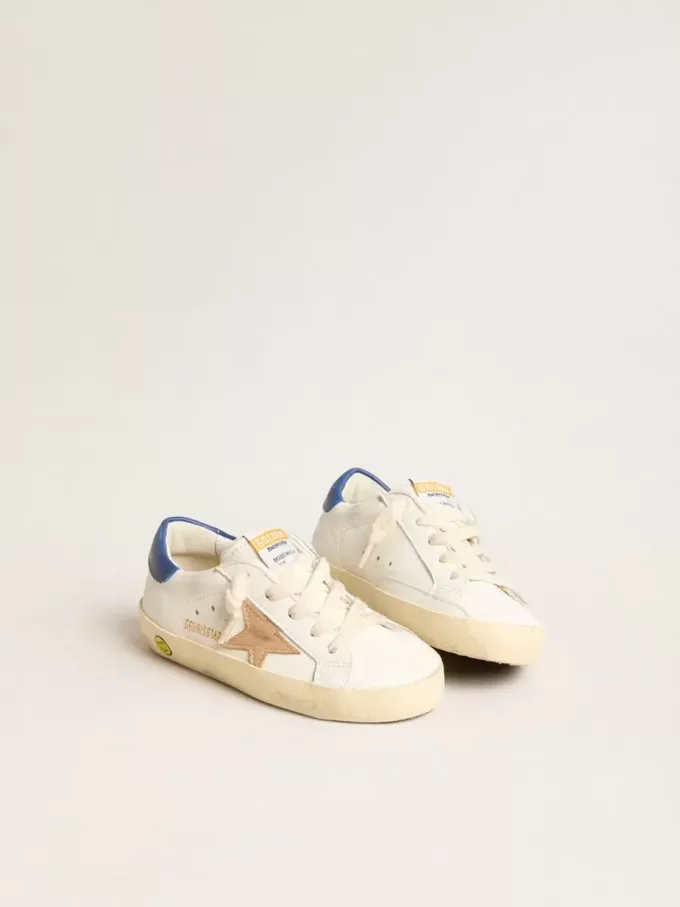 Junior Super-Star aus Nappaleder mit beigem Stern und blauer Fersenlasche Junior Super-Star aus Nappaleder mit beigem Stern und blauer Fersenlasche