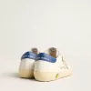Junior Super-Star aus Nappaleder mit beigem Stern und blauer Fersenlasche Junior Super-Star aus Nappaleder mit beigem Stern und blauer Fersenlasche