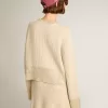 Kastenförmiger Damenpullover aus Wolle mit Hotfix-Kristallverzierung Kastenförmiger Damenpullover aus Wolle mit Hotfix-Kristallverzierung