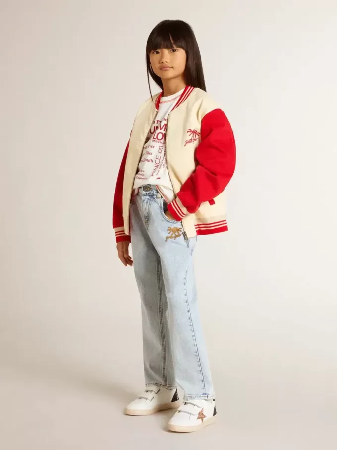 Kinder-Bomberjacke aus beiger und roter Baumwolle mit Stickerei auf der Brust Kinder-Bomberjacke aus beiger und roter Baumwolle mit Stickerei auf der Brust