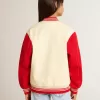 Kinder-Bomberjacke aus beiger und roter Baumwolle mit Stickerei auf der Brust Kinder-Bomberjacke aus beiger und roter Baumwolle mit Stickerei auf der Brust